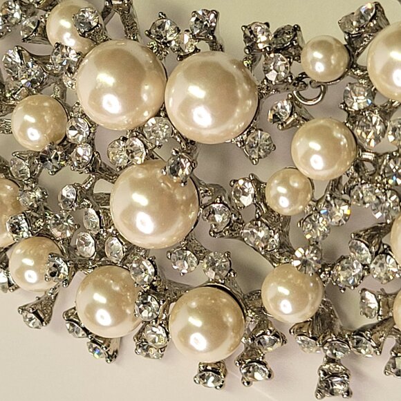 Vintage Statement Faux Pearl and Crystal Bib Necklace with Crystal Earrings - Picture 15 of 16